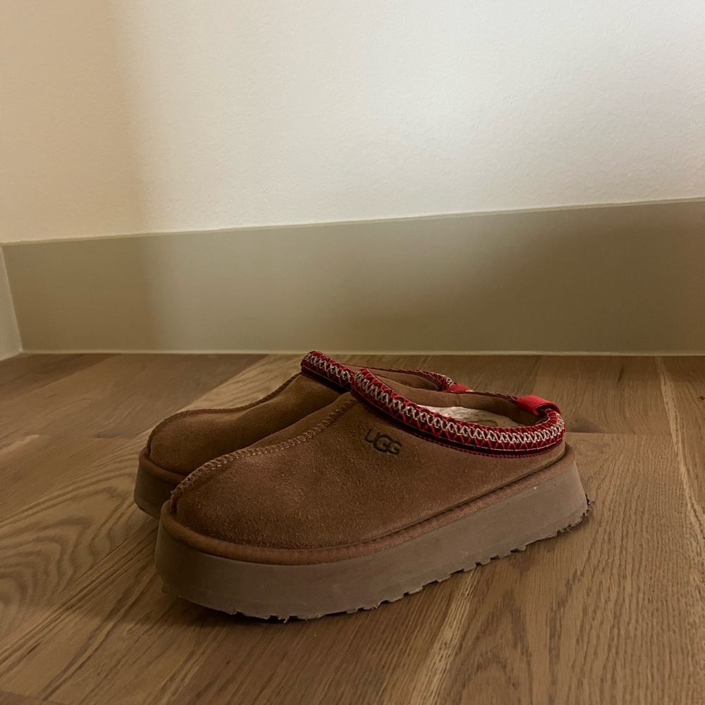 UGG Shoe - W Tazz - Chestnut Size 9
